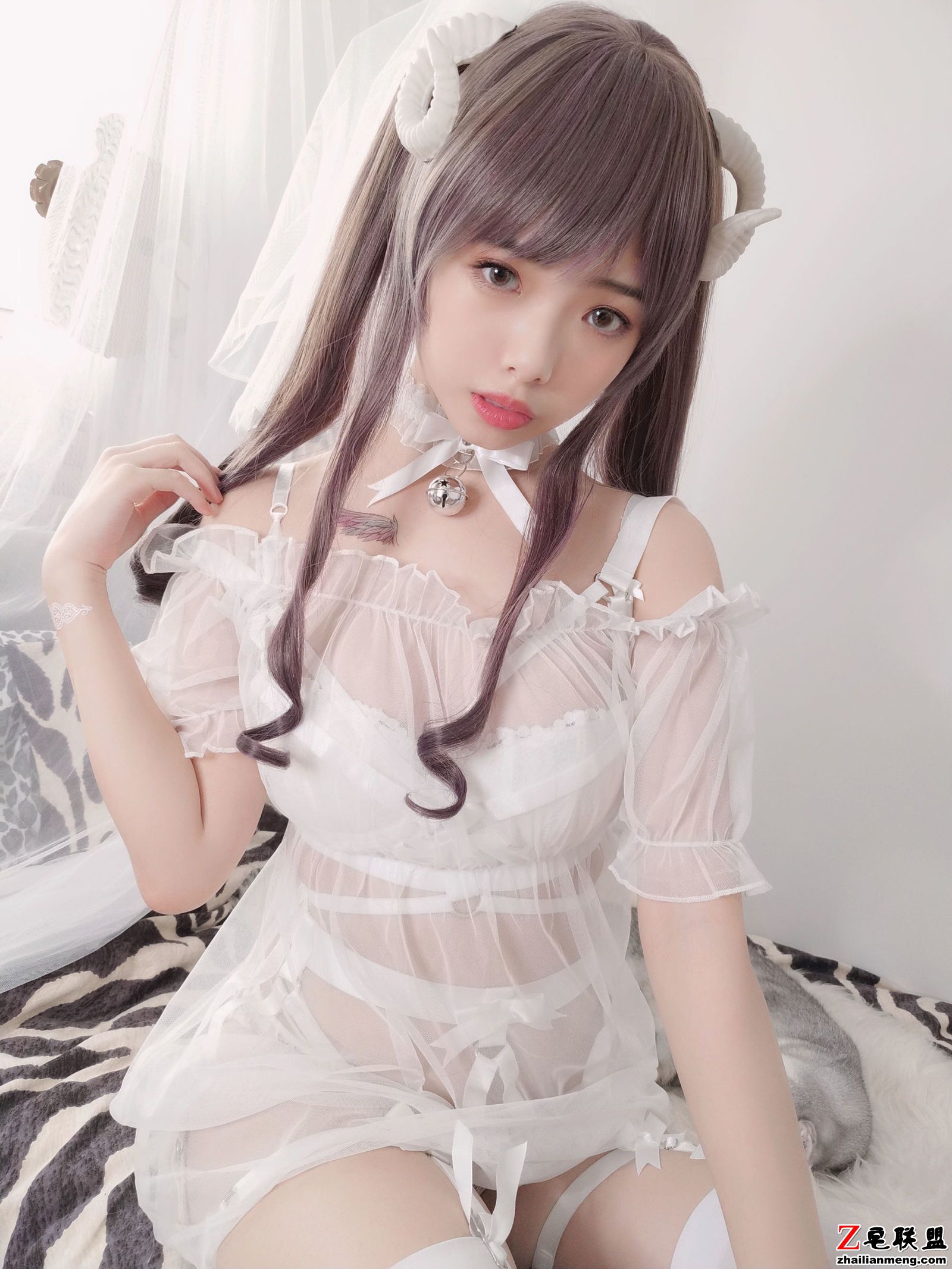 [CosPlay美女] 动漫博主雯妹 - 白色小绵羊 写真套图第9张