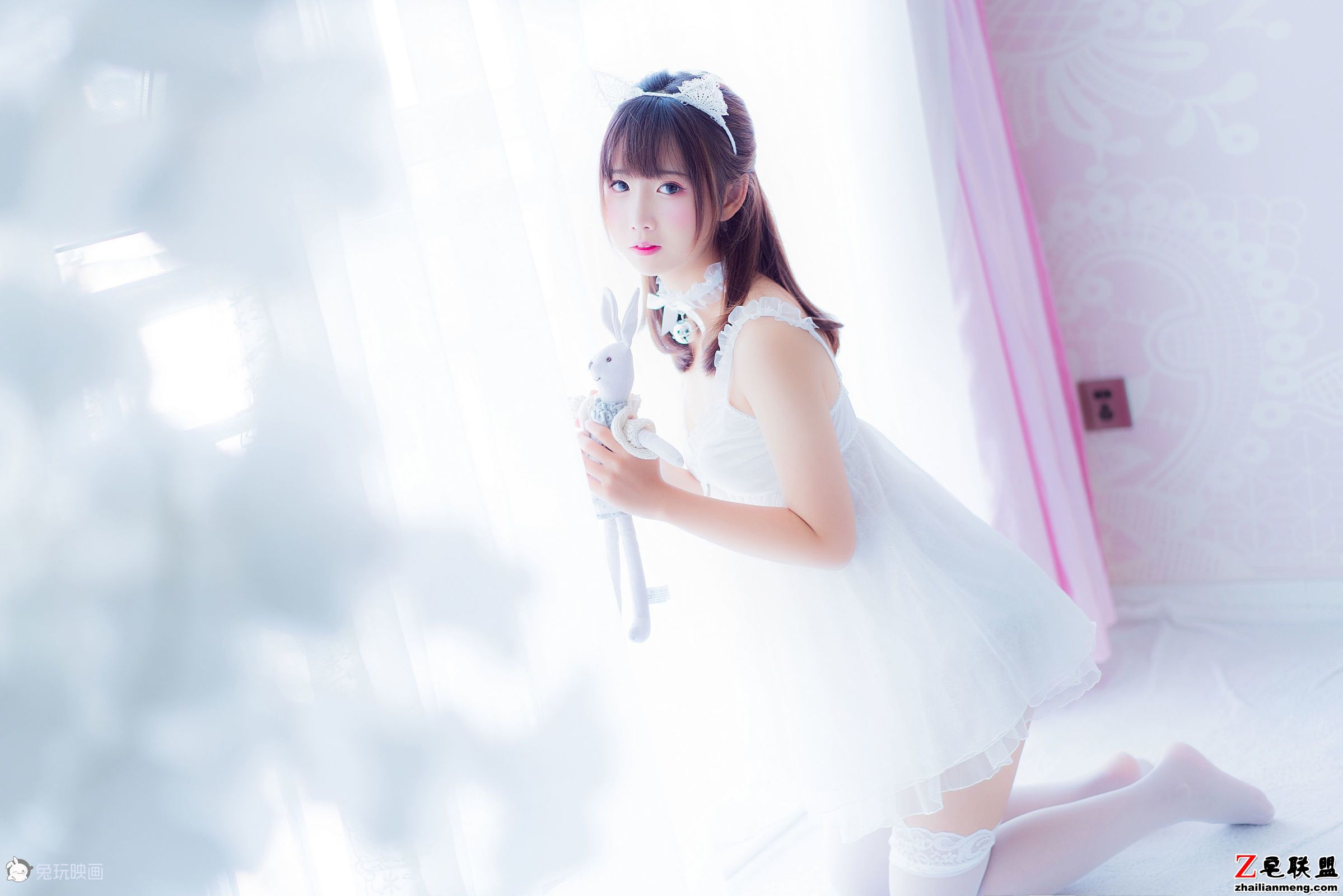 [CosPlay美女] 面饼仙儿 - 吊带睡衣 <a href=/e/tags/?tagname=%E5%86%99%E7%9C%9F%E5%A5%97%E5%9B%BE target=_blank class=infotextkey>写真套图</a>第2张