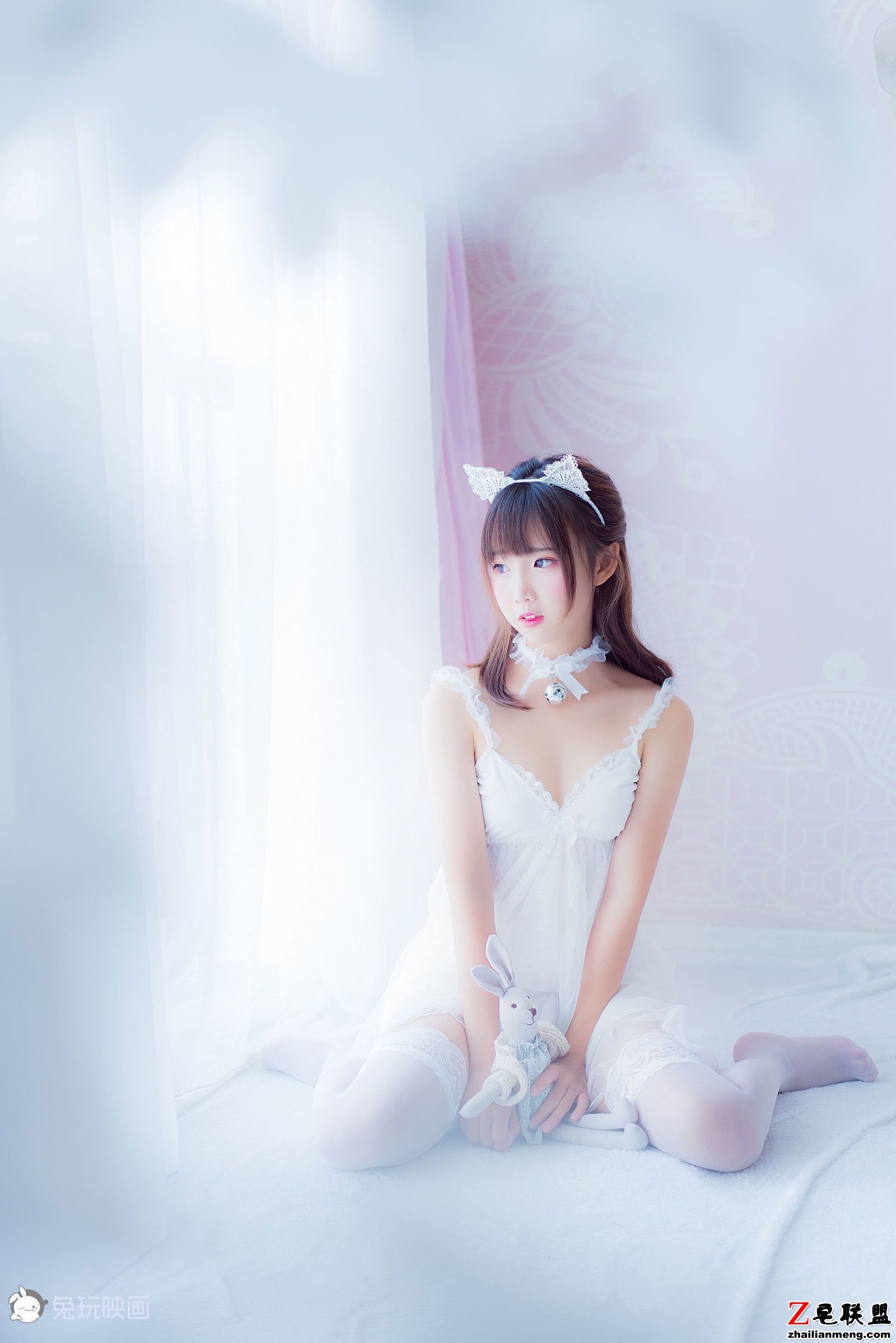 [CosPlay美女] 面饼仙儿 - 吊带睡衣 写真套图第3张