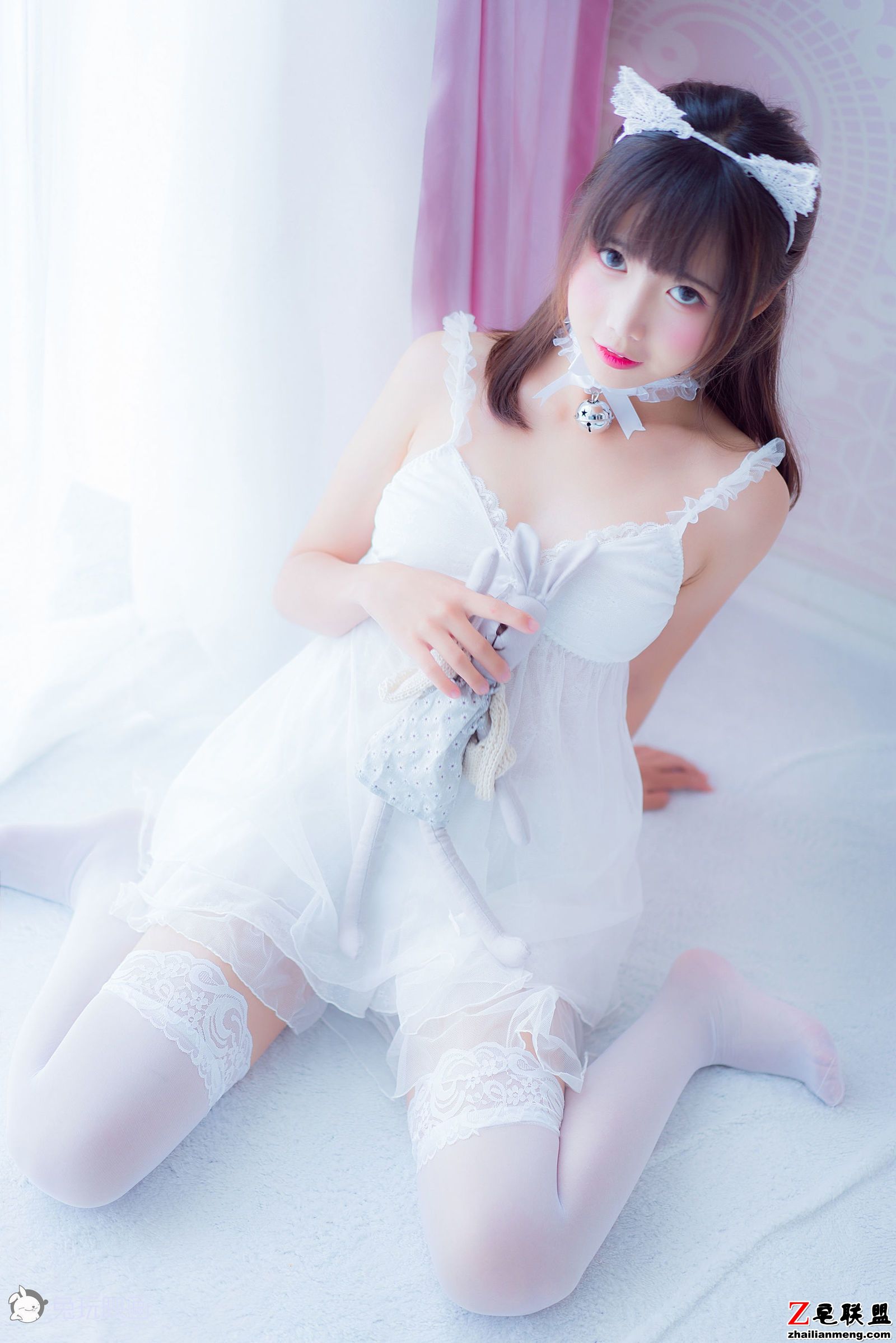 [<a href=/e/tags/?tagname=CosPlay%E7%BE%8E%E5%A5%B3 target=_blank class=infotextkey>CosPlay</a><a href=/e/tags/?tagname=%E7%BE%8E%E5%A5%B3 target=_blank class=infotextkey>美女</a>] 面饼仙儿 - 吊带睡衣 <a href=/e/tags/?tagname=%E5%86%99%E7%9C%9F target=_blank class=infotextkey>写真</a>套图第1张