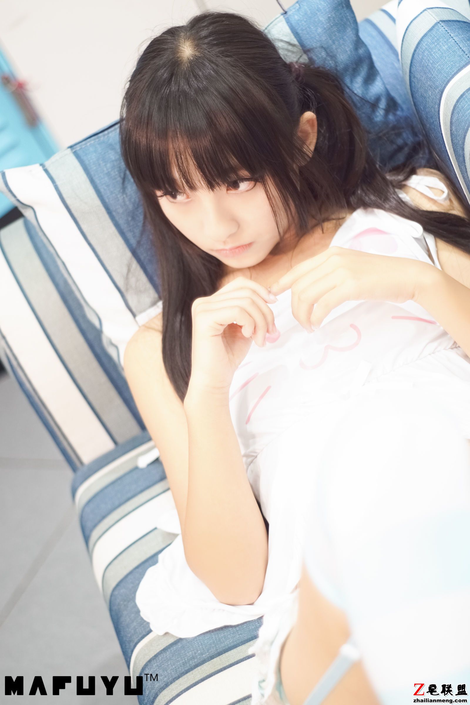 [CosPlay美女] 神楽板真冬 - 蓝白条纹系列 写真套图第3张