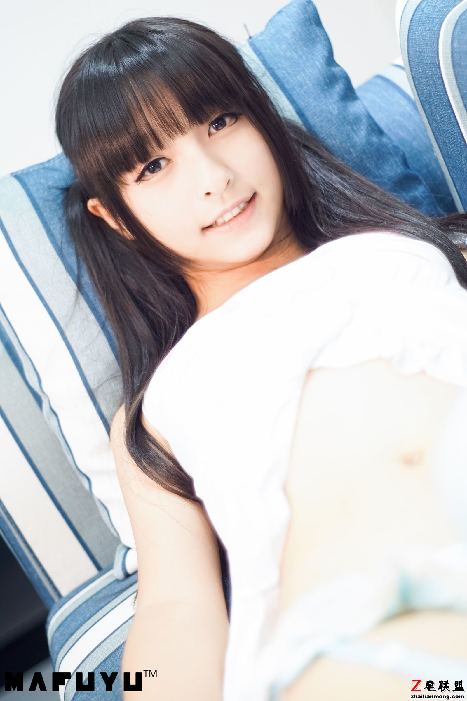 [<a href=/e/tags/?tagname=CosPlay%E7%BE%8E%E5%A5%B3 target=_blank class=infotextkey>CosPlay</a><a href=/e/tags/?tagname=%E7%BE%8E%E5%A5%B3 target=_blank class=infotextkey>美女</a>] 神楽板真冬 - 蓝白条纹系列 <a href=/e/tags/?tagname=%E5%86%99%E7%9C%9F target=_blank class=infotextkey>写真</a>套图第1张