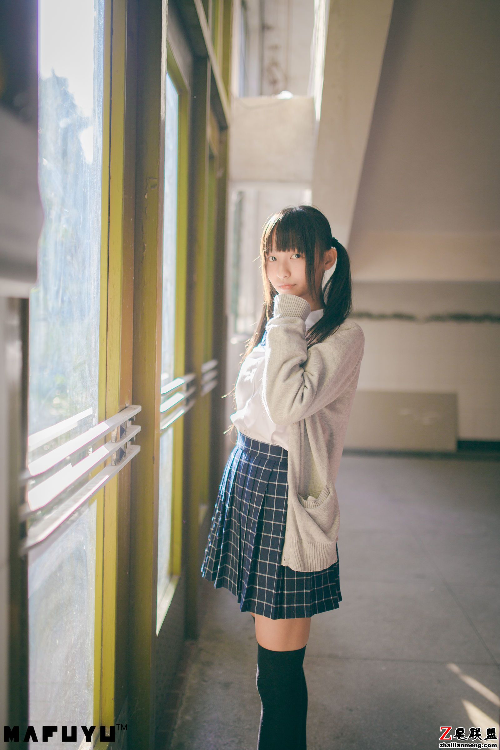 [CosPlay美女] 萝莉神楽板真冬 - 阳光校服系列 写真套图第12张