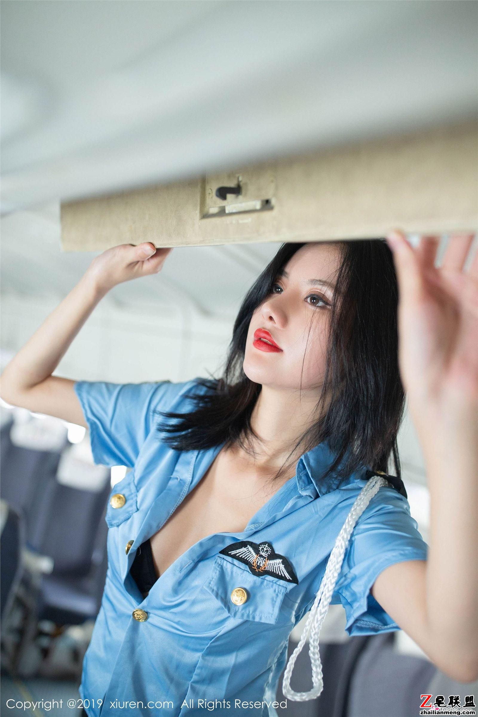 [秀人XIUREN] 2019.11.08 NO.1781 短裙延伸下的丝_袜美_腿翘臀 就是阿朱啊