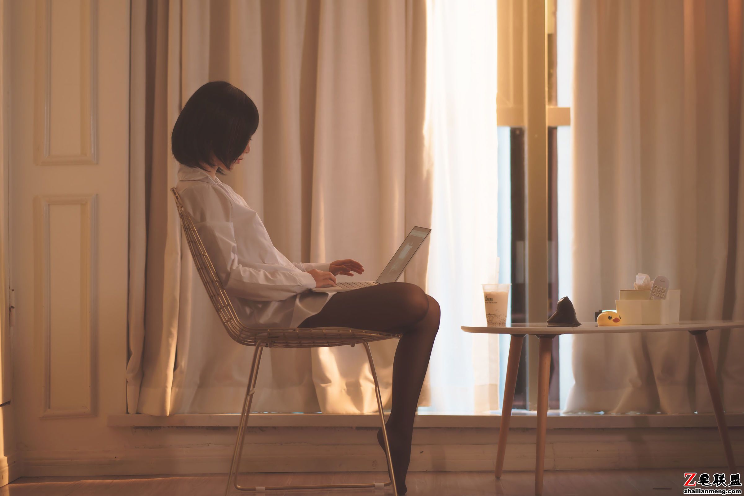 [<a href=/e/tags/?tagname=CosPlay%E7%BE%8E%E5%A5%B3 target=_blank class=infotextkey>CosPlay</a><a href=/e/tags/?tagname=%E7%BE%8E%E5%A5%B3 target=_blank class=infotextkey>美女</a>] 面饼仙儿 - 猫耳耳机 <a href=/e/tags/?tagname=%E5%86%99%E7%9C%9F target=_blank class=infotextkey>写真</a>套图第1张