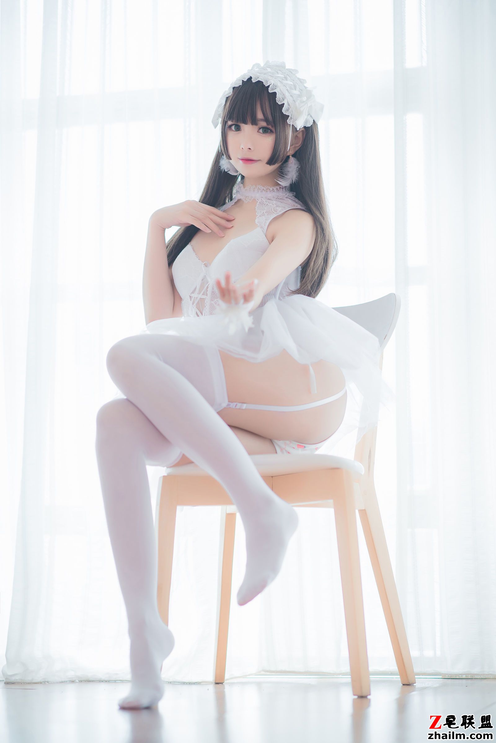 [萌妹子Coser] 小野妹子w - 白色纱裙+蕾姆护士+蕾姆兔女郎 写真套图第7张