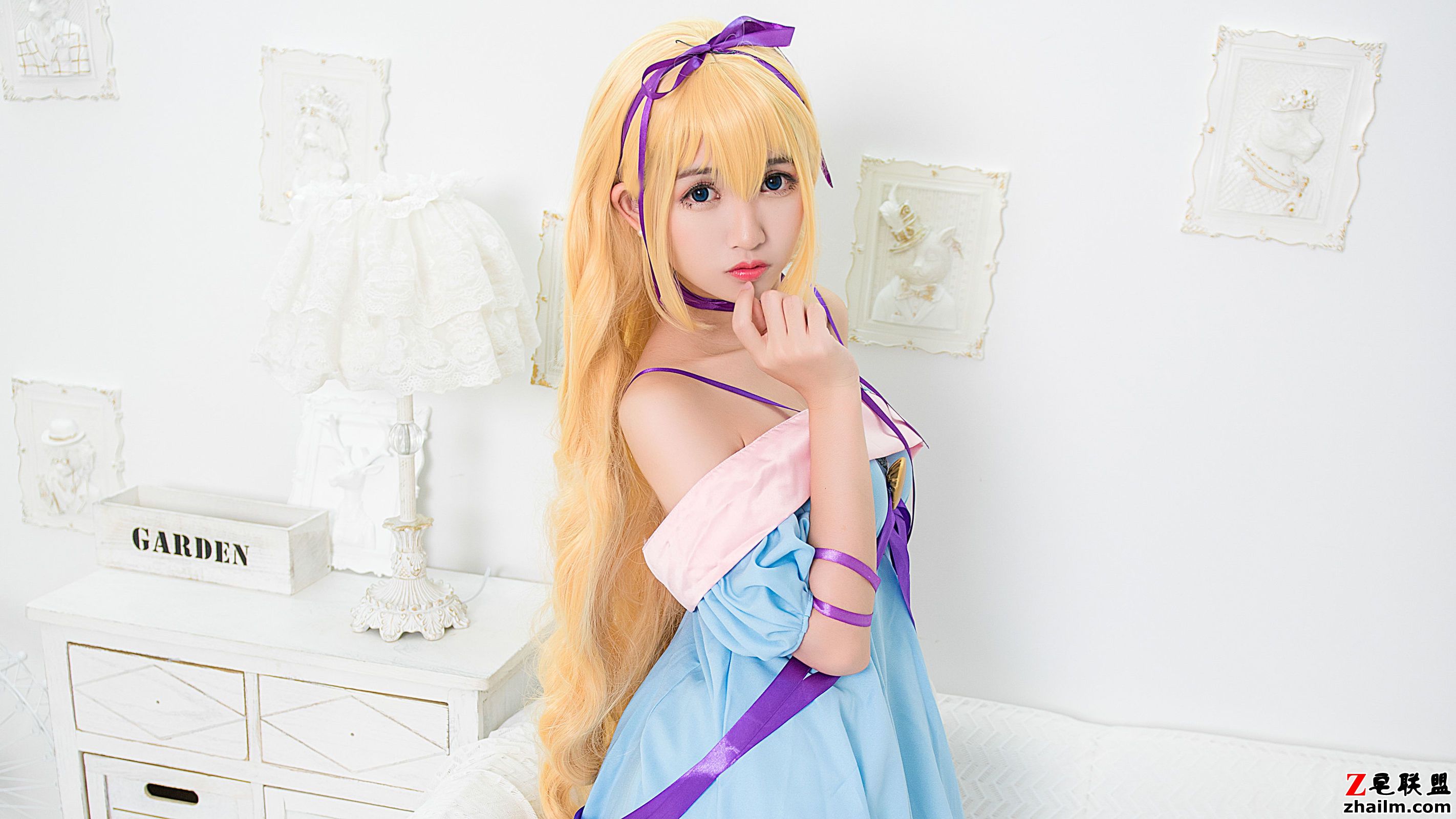 [CosPlay美女] 鳗鱼霏儿 - 性感吊带睡裙 写真套图第3张