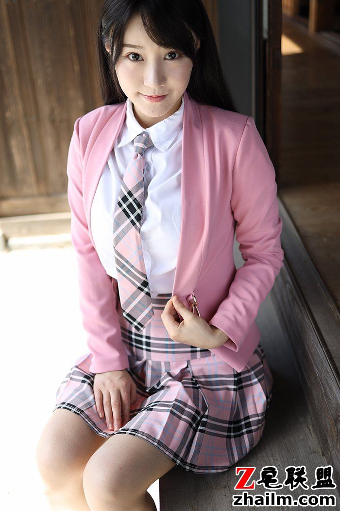 乖巧可人学生妹朱可儿童颜巨乳让你目光情不自禁