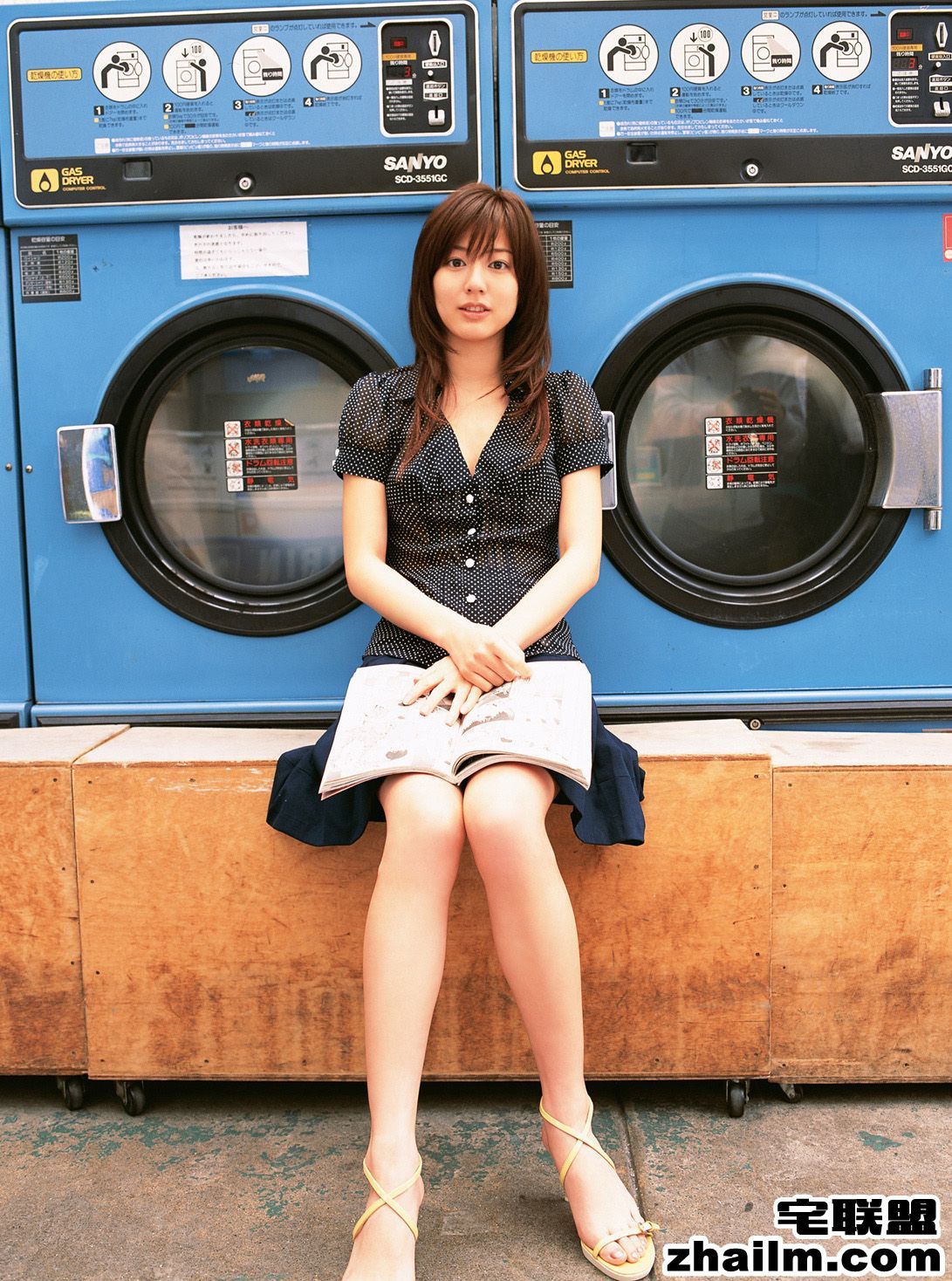 清纯<a href=/e/tags/?tagname=%E6%97%A5%E6%9C%AC%E7%BE%8E%E5%A5%B3 target=_blank class=infotextkey>日本美女</a>杉本有美洗衣房高清<a href=/e/tags/?tagname=%E5%86%99%E7%9C%9F%E5%9B%BE%E7%89%87 target=_blank class=infotextkey>写真图片</a>第2张