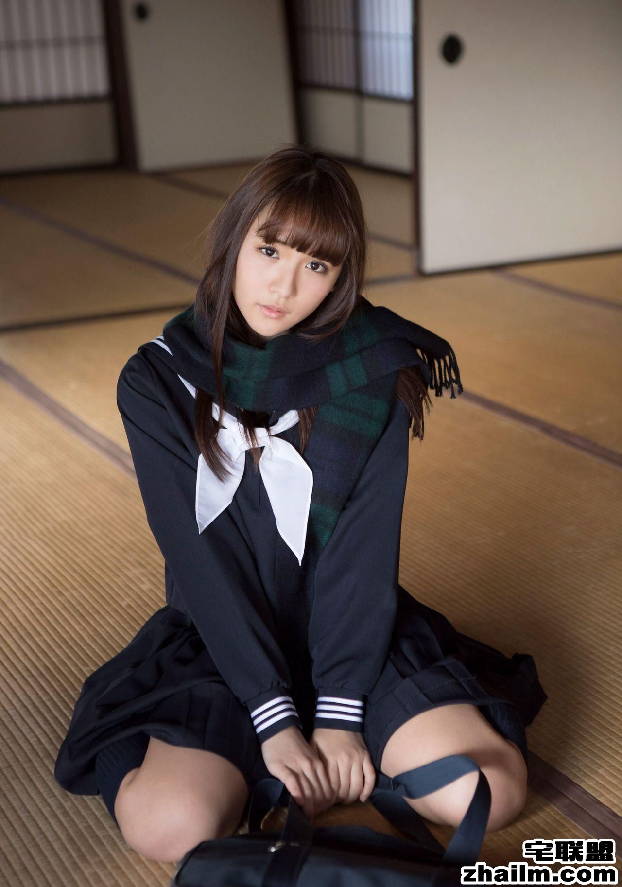 日本尤物美女浅川梨奈性感大奶诱惑写真图片第4张