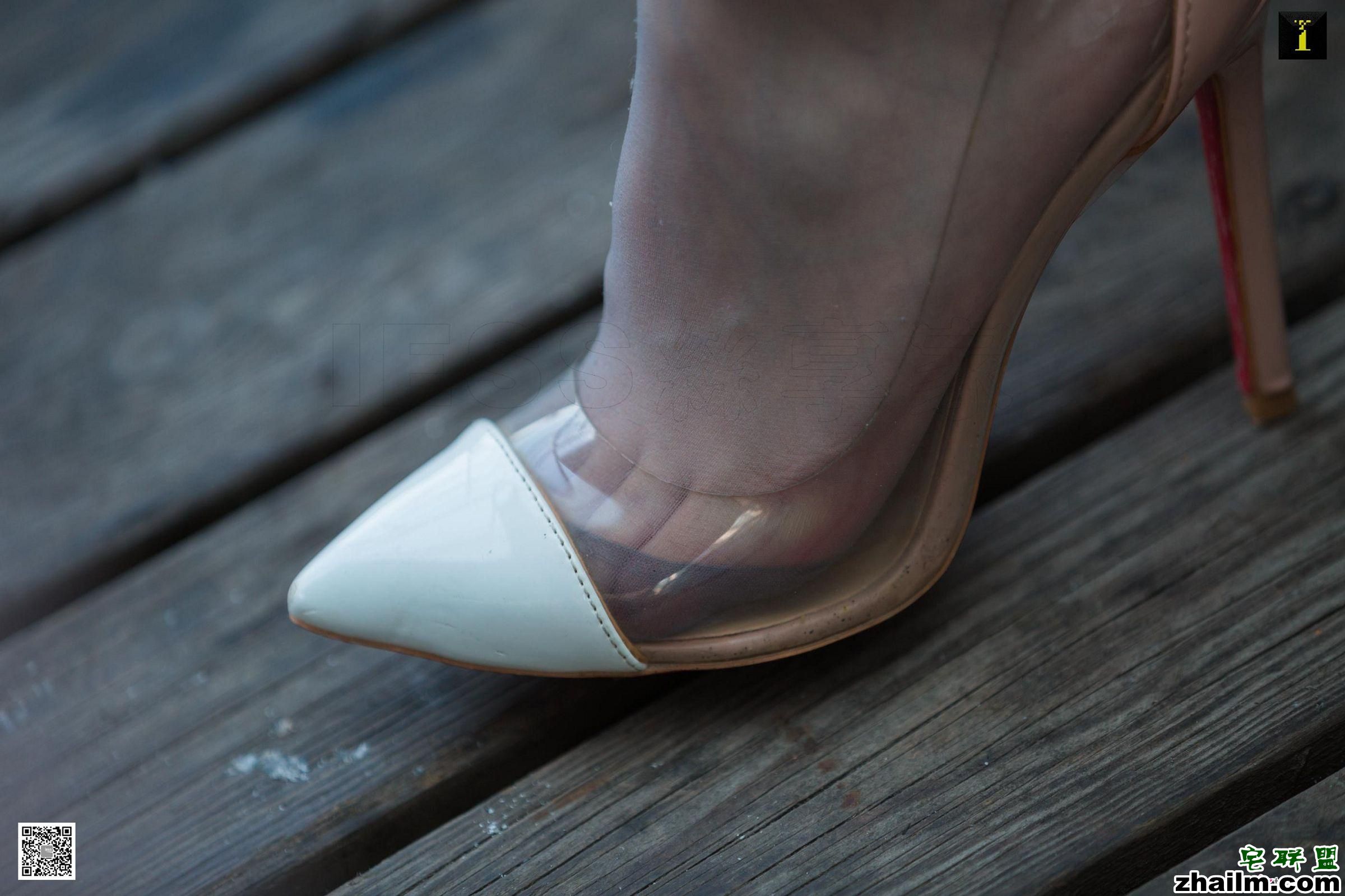 [IESS美女套图] 2020.01.01 丝享家651：湖畔旁的紫薇