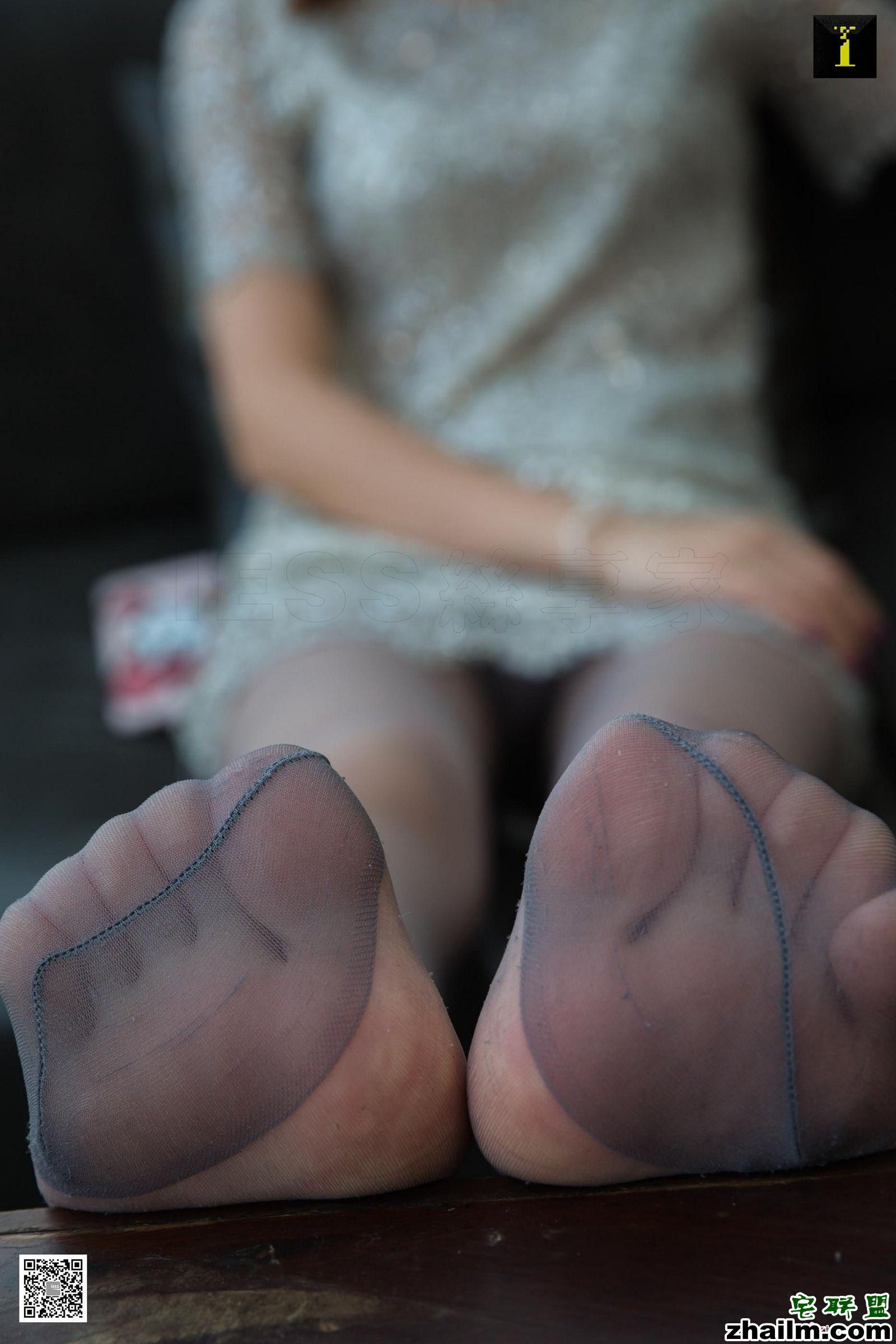 [IESS美女套图] 2020.01.01 丝享家651：湖畔旁的紫薇