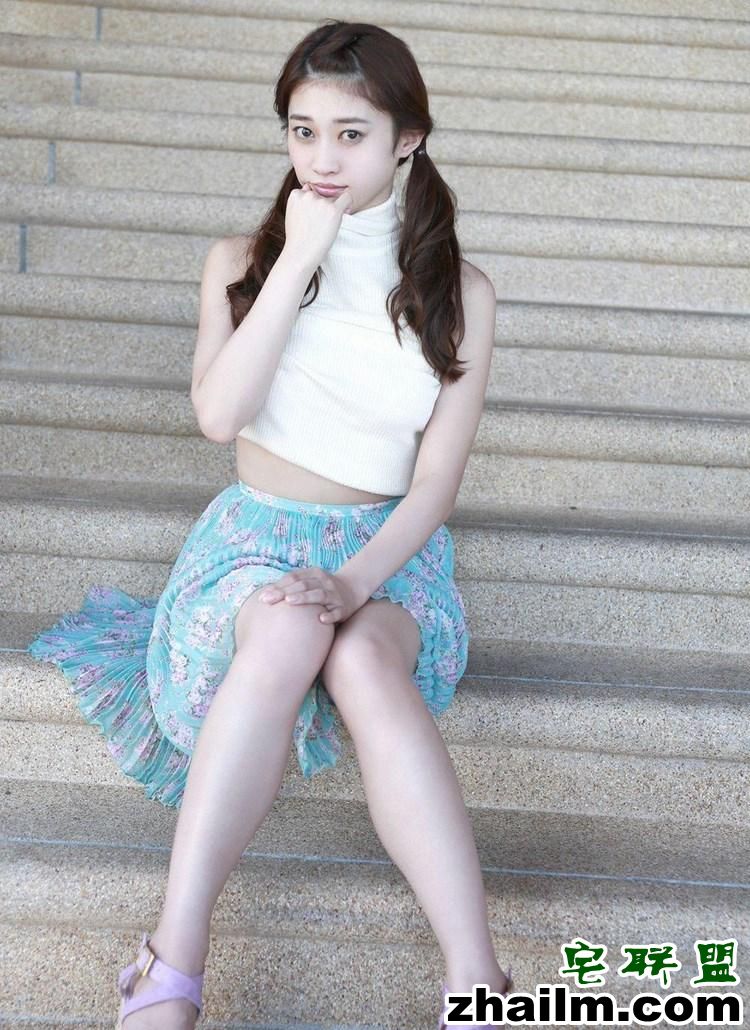 极品日本大胸美女原干惠性感制服摄影图片第3张