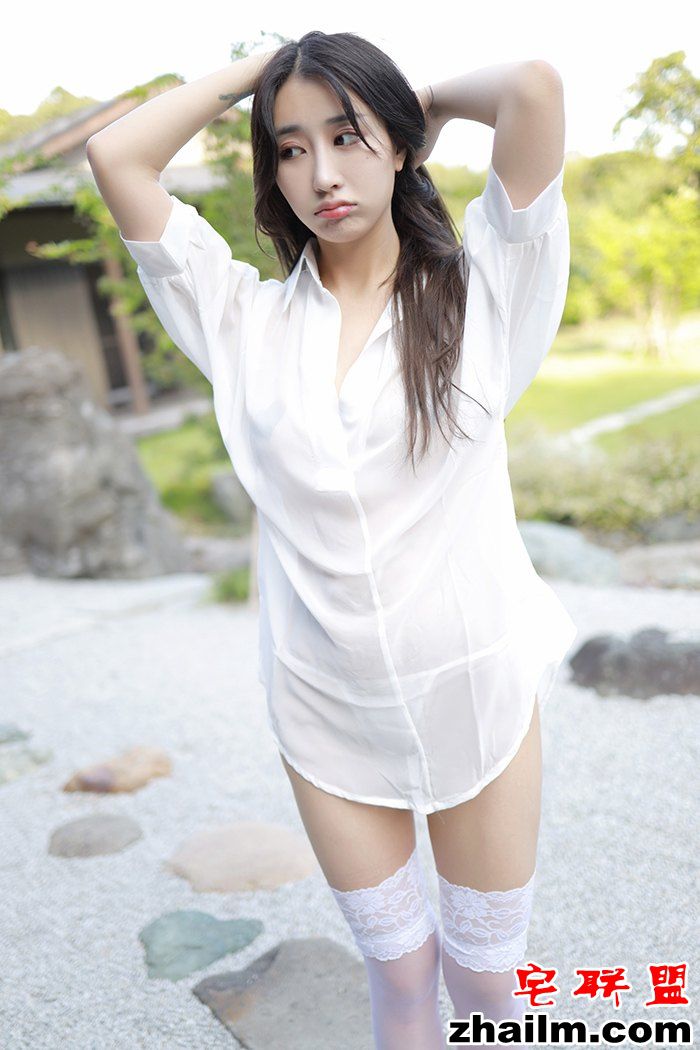 邻家可爱小妹林子欣户外展露美姿寂寞难耐羞涩露出