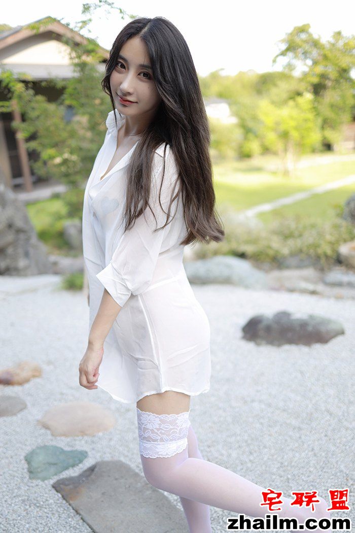 邻家可爱小妹林子欣户外展露美姿寂寞难耐羞涩露出