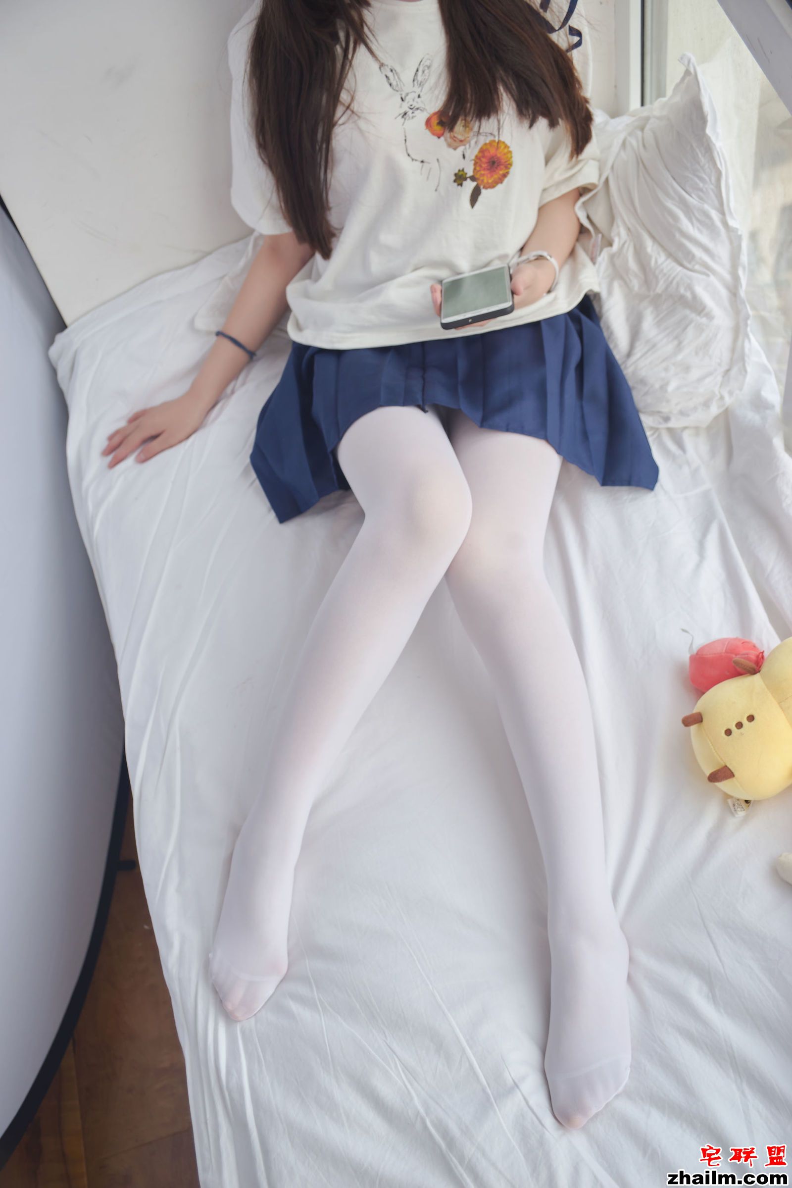 [轻兰映画] VOL.018 窗台上的白丝女孩 写真套图第7张