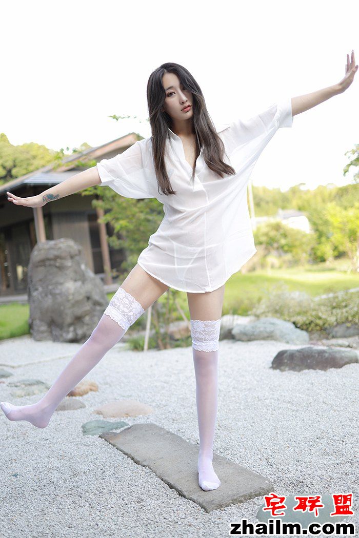 邻家可爱小妹林子欣户外展露美姿寂寞难耐羞涩露出