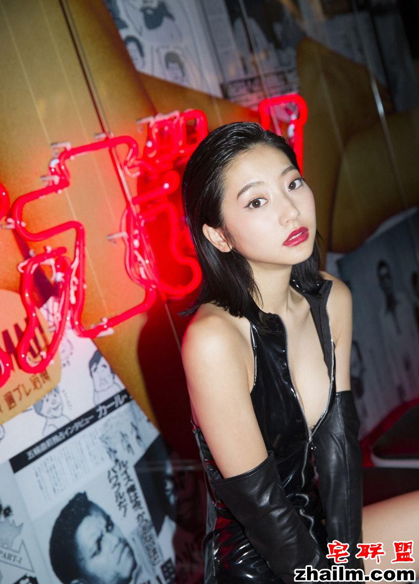 性感日本美女武田玲奈内衣美乳人体艺术摄影写真图片第4张