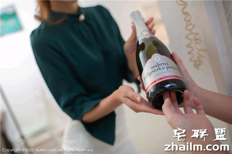 [XIUREN]秀人网 No.1969 陆萱萱&陶喜乐_lele&就是阿朱啊(10)