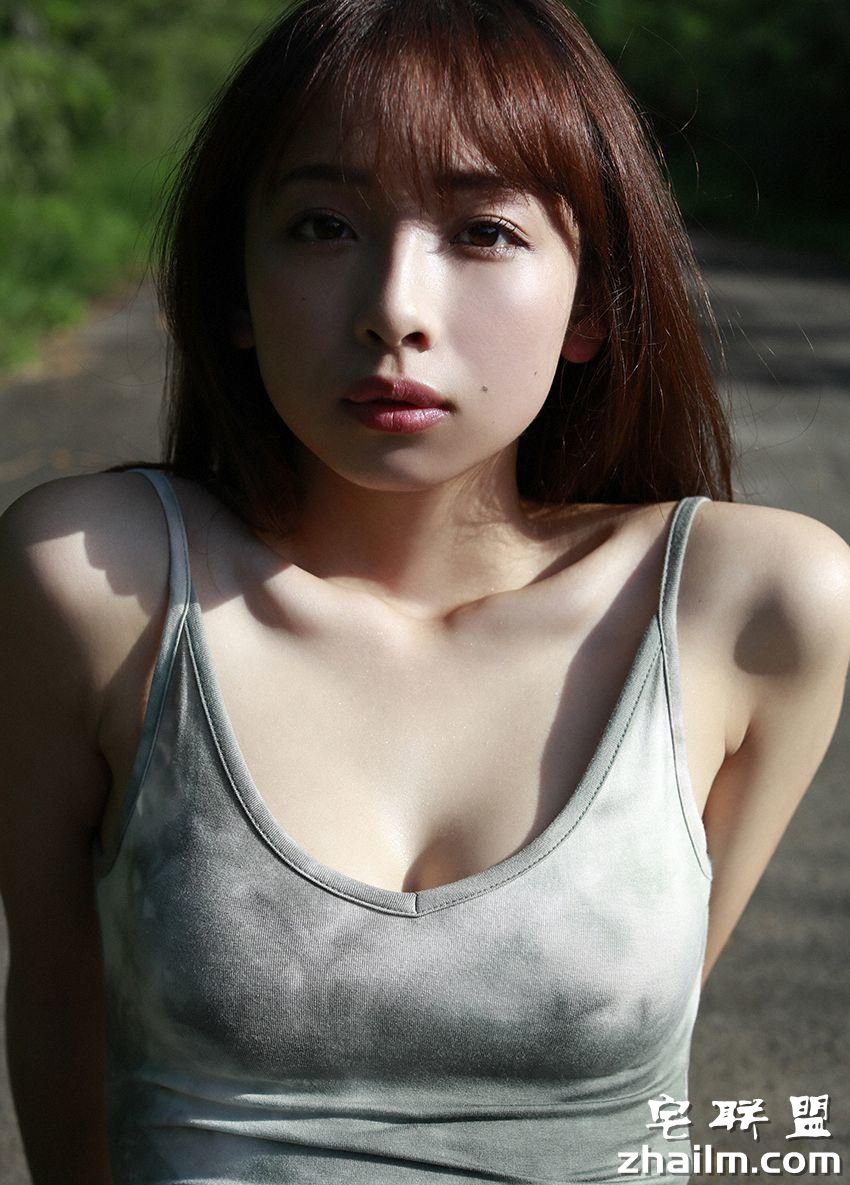 99年日本性感小美女华村飞鸟大尺度户外内衣摄影写真照片第4张