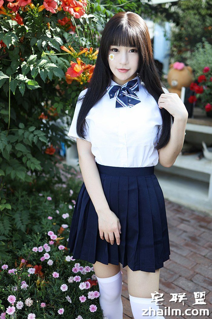 激萌学生妹朱可儿粉嫩白臀柔软巨乳撩裙诱惑