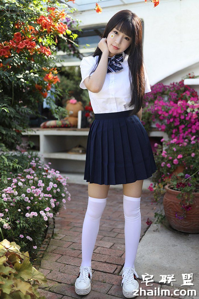 激萌学生妹朱可儿粉嫩白臀柔软巨乳撩裙诱惑