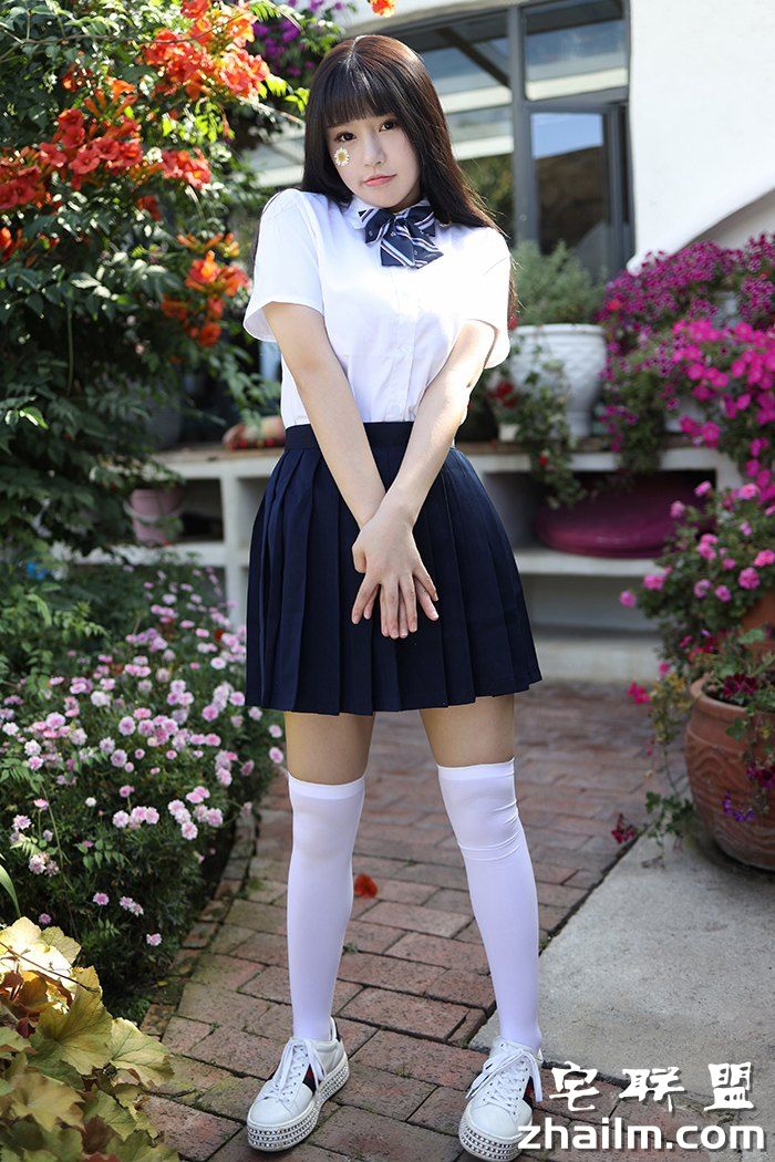 激萌学生妹朱可儿粉嫩白臀柔软巨乳撩裙诱惑