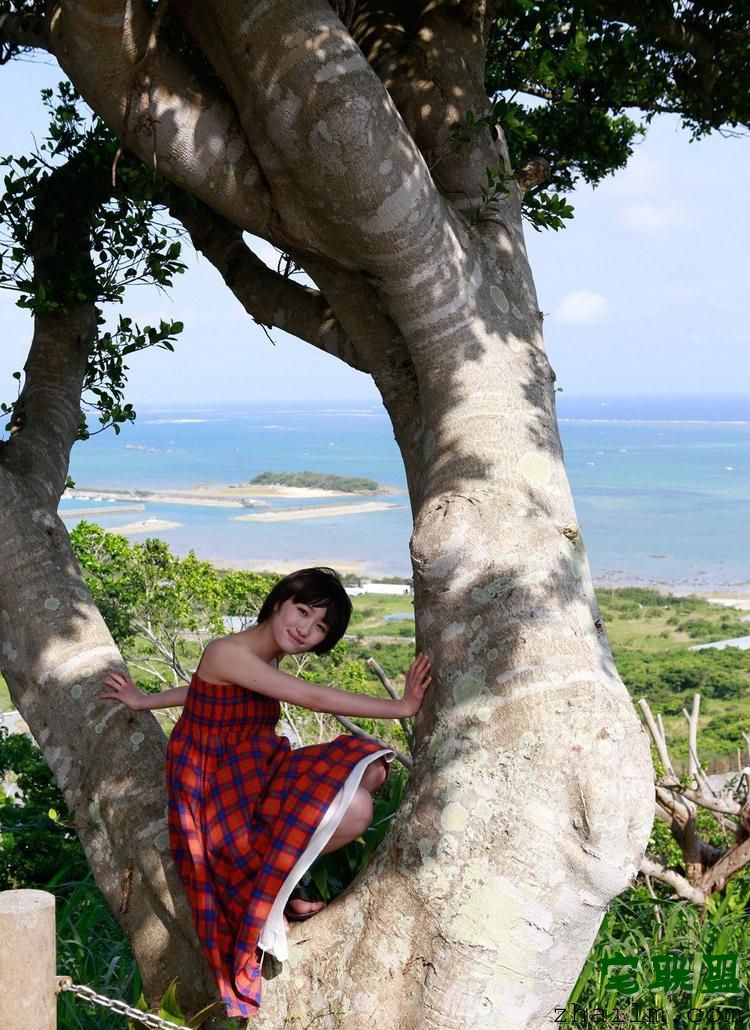 日本短发小美女工藤遥户外元气假小子<a href=/e/tags/?tagname=%E5%86%99%E7%9C%9F%E5%9B%BE%E7%89%87 target=_blank class=infotextkey>写真图片</a>第2张