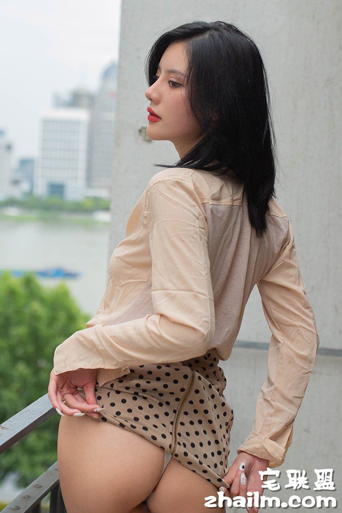 风骚代言阿朱纤瘦苗条美体微乳撩人至极