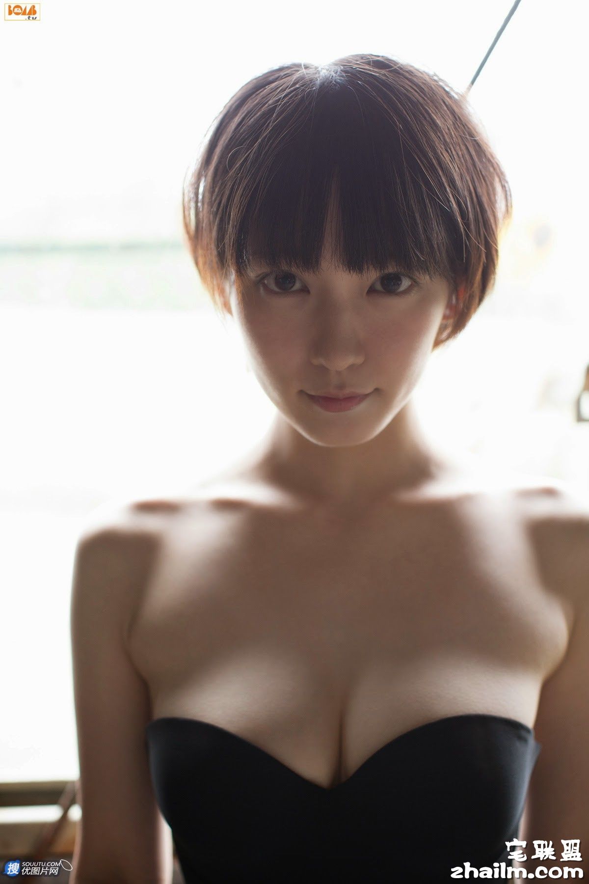 日本短发美胸美女吉冈里帆高清摄影<a href=/e/tags/?tagname=%E5%86%99%E7%9C%9F%E5%9B%BE%E7%89%87 target=_blank class=infotextkey>写真图片</a>第2张