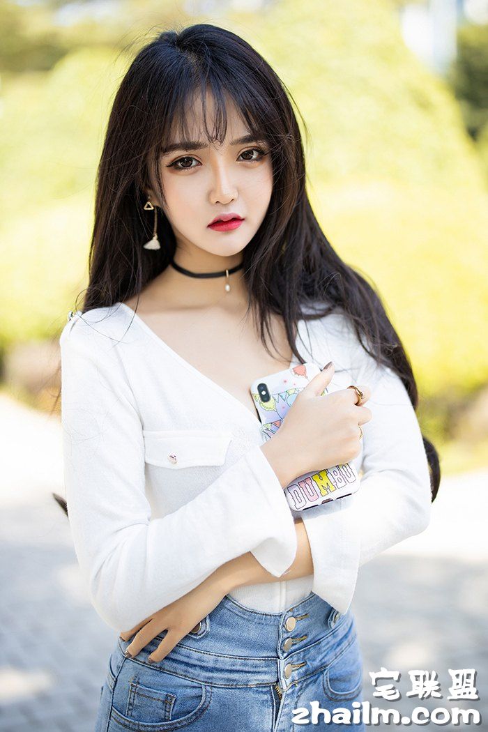 热辣<a href=/e/tags/?tagname=%E5%AB%A9%E6%A8%A1 target=_blank class=infotextkey>嫩模</a>小妹Miko酱肉丝厚臀搔首弄姿