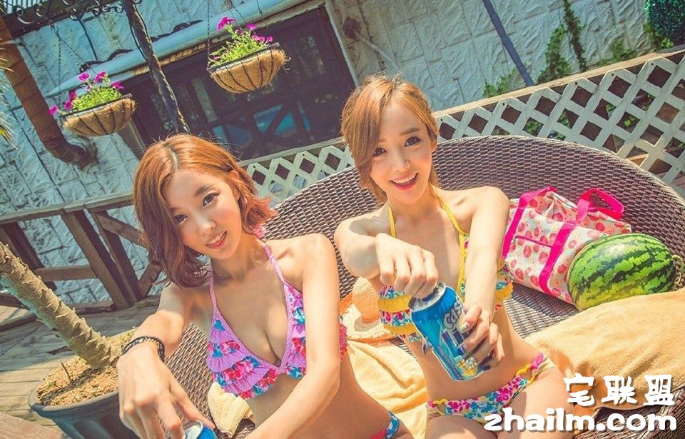 阳光<a href=/e/tags/?tagname=%E6%80%A7%E6%84%9F target=_blank class=infotextkey>性感</a>姐妹花双飞火辣身躯户外比基尼<a href=/e/tags/?tagname=%E8%AF%B1%E6%83%91 target=_blank class=infotextkey>诱惑</a><a href=/e/tags/?tagname=%E5%86%99%E7%9C%9F target=_blank class=infotextkey>写真</a>